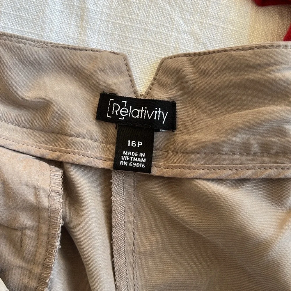 Khaki‎ lightweight Dress Pants - Picture 8 of 9